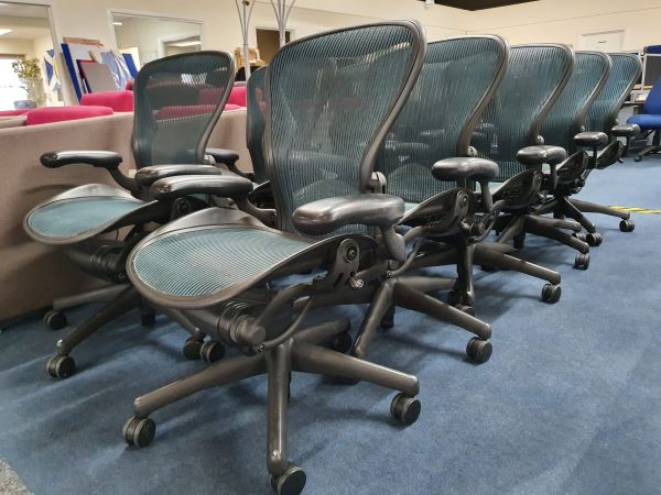 planes auxiliar Casi muerto Used Herman Miller Aeron Chairs - New and Used Office Furniture Glasgow  Showroom