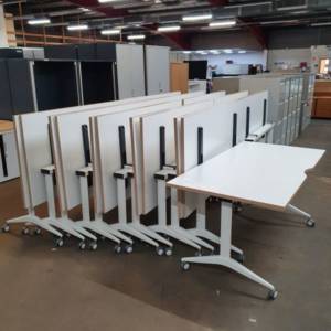 used white fliptop tables x12a