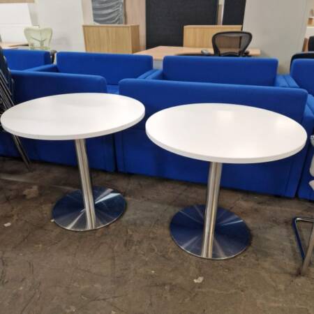 used round white tables with silver centre pedestal base